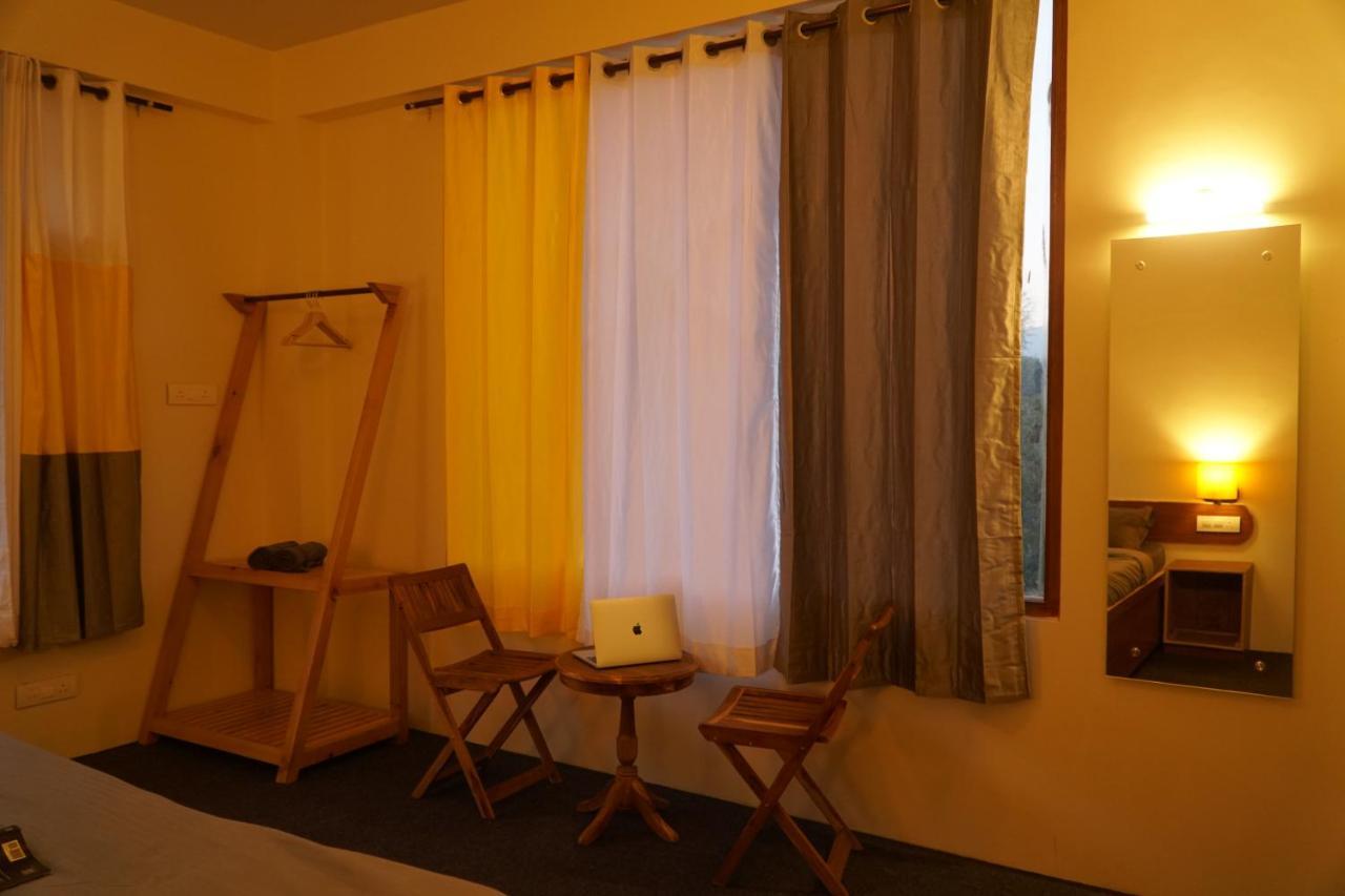 Firefly Hostel Manāli Екстериор снимка
